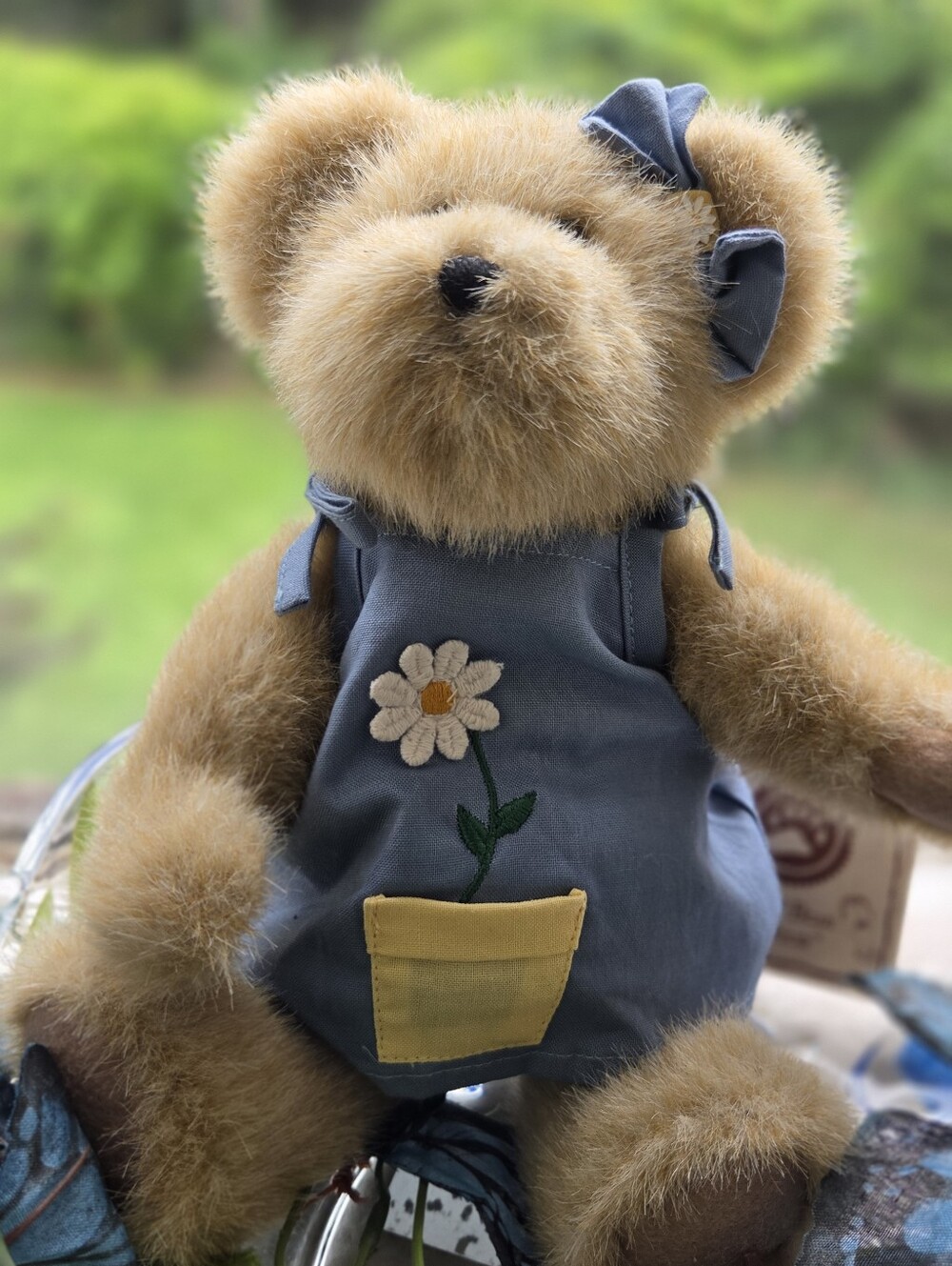 Boyds Retired Bear Stacey Daiseydew With Tag.